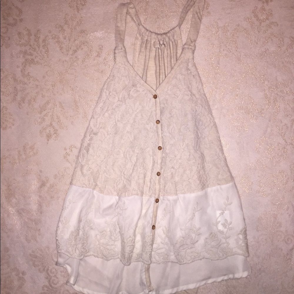 Creme Color Tank Top With Layered Lace Detailing